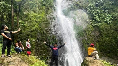 Curug Cibareubeuy