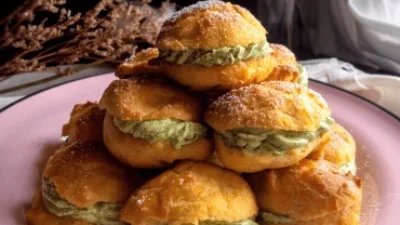 Sajian Kue Soes Green Tea yang Bisa Dijadikan Teman Ngeteh dan Ngopi! Sumber Gambar via bakeomaniac