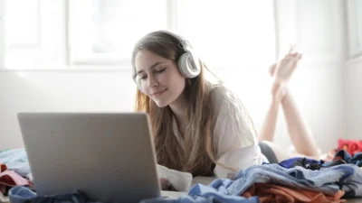 Jenis Musik untuk Bantu Belajar Kamu, Dijamin Langsung Fokus