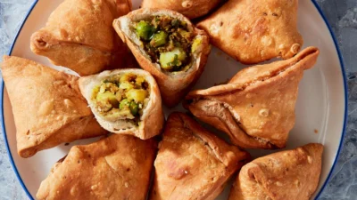 Cobain Resep Samosa Daging Kambing Super Bikin Ngiler (Image From: Delish.com)