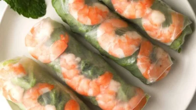 Recook Resep Spring Roll Vietnam, Si Camilan Sehat yang Ngenyangin! Sumber Gambar via A Peachy Plate