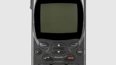 Adanya Inovasi Teknologi dari Nokia 2110, Pernah Populer untuk Kaum Eksekutif (Image From: Mobile Phone Museum)