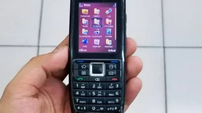 Nokia E51