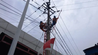 Jaga Distribusi Listrik, PLN UP3 Perbaiki Jaringan Tegangan Rendah