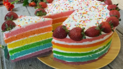 5 Resep Bolu Pelangi yang Cocok untuk Kue Ulang Tahun