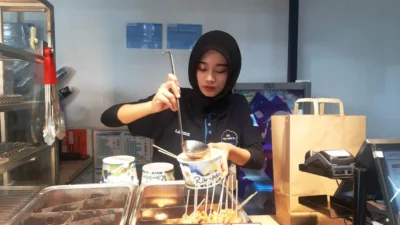 Odeng alias Fish Cake atau Kue Ikan Jadi Menu Favorite di Lawson Subang