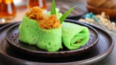 Cara Membuat Dadar Gulung, Camilan Simpel yang Lezatnya Gak Ketolong (Image From: Cook Me Indonesian)