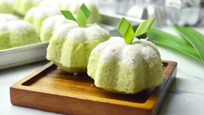 Cara Membuat Kue Putu Ayu Pandan yang Mendebarkan Seluruh Jiwa Raga (Image From: Jaja Bakes)