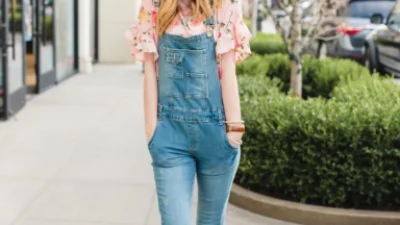 Ide Styling Overall yang Bikin Fashion Kamu Makin Klasik dan Trendi Banget (Image From: Everyday Ellis)