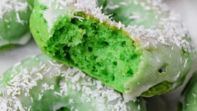 Eksperimen Resep Donat Kampung Pandan Lezat: Biar Beda dari yang Lain! SUmber Gambar via Nuts About Greens