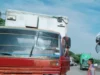 Dishub Karawang Tertibkan Truk di Bahu Jalan Interchange Karawang Barat