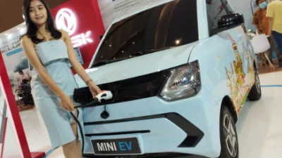 Harga & Spesifikasi DFSK Mini EV - Mobil Listrik Murah 2023 dengan Performa Terbaik