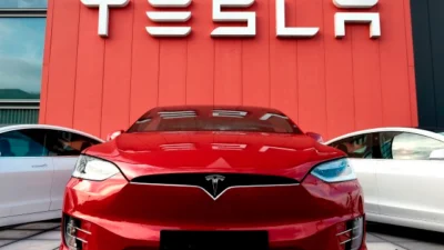 Harga Dan Spesifikasi Mobil Listrik Tesla