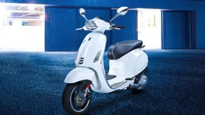 Spesifikasi Motor Vespa Sprint Putih