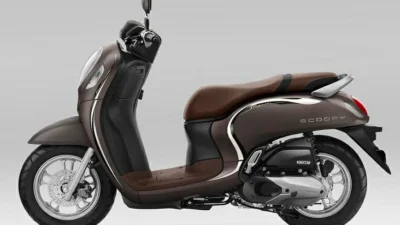 Perbandinngan Harga Antara Honda Scoopy Warna Coklat Dengan Warna Hijau, Mana Yang Lebih Murah?