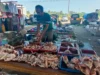 Harga Daging Ayam di Pasar Jumat Palasari Naik