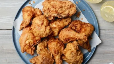 Cuma 3 Resep Ayam Goreng Mudah Tapi Istimewa Rasanya! Sumber Gambar via Food Network