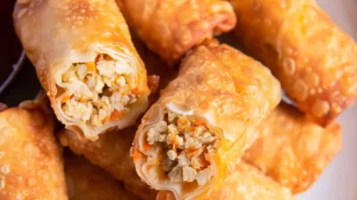 Ilustrasi Resep Chicken Egg Roll yang Lezat, Bisa Jadi Teman Sarapanmu (Image From: Easy Chicken Recipes)