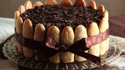 Buat Tiramisu Cake Birthday untuk Momen Ultah yang Mevvah dan Spesial. Sumber Gambar via Pastry Affair