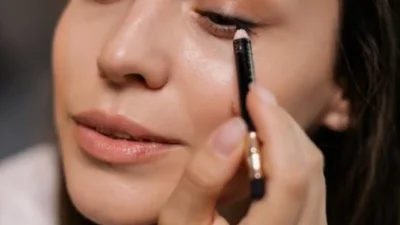 Rekomendasi Eyeliner Terbaik buat Kamu yang Ingin Tampil dengan Mata Indah (Image From: Alena Darmel)