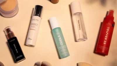 Ciwi-ciwi Wajib Tahu 4 Fungsi Setting Spray, Make Up Nggak Bakal Gagal Lagi! (Sumber Gambar via Byrdie)