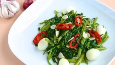 Resep Cah Kangkung Sederhana, Bikin Makan Makin Lahap! (Sumber Gambar via kumparan)