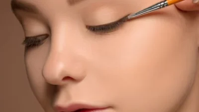 Wow! Yuk Ketahui Jenis Eyeliner untuk Mempercantik Mata Kamu Sepanjang Hari (image from Freepik)