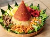 Emang Boleh Setumpeng ini? Gambar Nasi Tumpeng yang Bikin Ngiler. (Sumber Gambar via YouTube: Devina Hermawan)