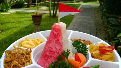 Tumpeng Merah Putih