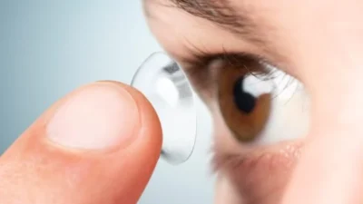 Takut Memakai Softlens? Ini Tips Mudah Pakai Softlens Buat Pemula (image from Freepik)