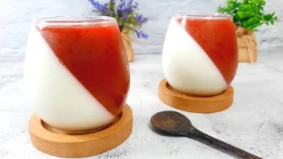 3 Kreasi Dessert Merah Putih untuk Semarak Kemerdekaan! (Sumber Gambar via YouTube: Azalea Kitchen)