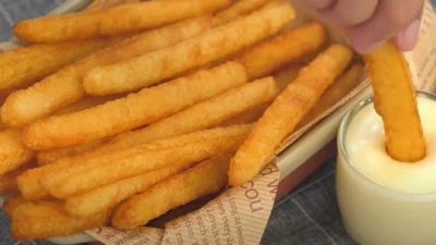 Resep Crispy Potato Sticks, Cuma Pake 3 Bahan Rasanya Lezat dan Crunchy! (image from screenshot Youtube Nino's Home)