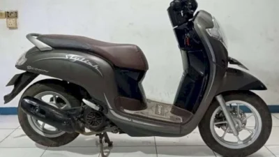 Pesona Warna Coklat Scoopy Motor yang Bikin Melongo Pengendara Lain! (Sumber Gambar via Mobil - Dijual.co.id)