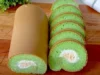 Resep Bolu Gulung Pandan Tanpa Oven, Tekstur Lembut dan Mengkilap (image from screenshot youtube fun cooking with yachikuka)