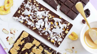 Kamu Harus Banget Coba Resep Chocolate Bar Buatan Sendiri, Rasanya Bikin Lupa Dunia (Image From: A Beautiful Mess)