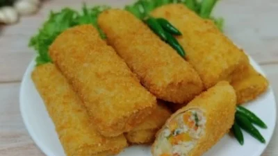 Resep Risoles Ragout Ayam Simple, Cocok Buat Stok Camilan di Rumah! (image from screenshot Youtube dapur abi)