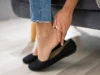 5 Cara Mengatasi Kaki Lecet Karena Pemakaian Flat Shoes. (Sumber Gambar: My Chicago Foot Expert)