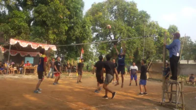 Turnamen Voly Ball Antar RT Meriahkan Agustusan di Desa Gambarsari