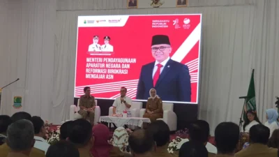 Menteri Pendayagunaan Aparatur Negara dan Reformasi Birokrasi Minta Pangkas Birokrasi Prosedur Pelayanan