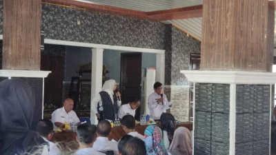 Minta Warga Meriahkan HUT Karawang ke-390