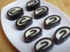 Resep Oreo Swiss Roll Cake, Gak Perlu Ribet Meski Tanpa Dipanggang (image from screenshot Youtube tri pujis)