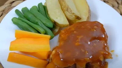 Resep Steak Ayam Saos Barbeque, Steak Viral Dijamin Mirip Restoran Bintang Lima (image from Youtube Dapoer Lestari)