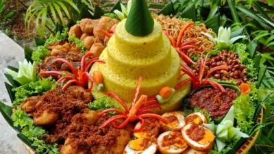 5 Cara Membuat Tumpeng Nasi Kuning Sederhana yang Lezat dan Meriah