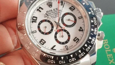 Cek Harga Jam Tangan Rolex Daytona 1992, Jam Termahal di Dunia