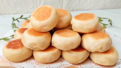 Resep Kue Pia Kacang Hijau, Dijamin Rasanya Enak dan Lembut di Mulut (image from screenshot youtube annisaa hawarizmi)