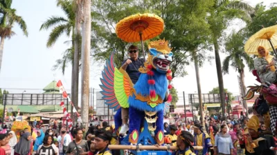 Dinas Pariwisata dan Kebudayaan (Disbudpar) Jawa Barat (Jabar) kembali menggelar Riksa Budaya di Alun – Alun Lemahabang Kabupaten Cirebon, Minggu 27 Agustus 2023.