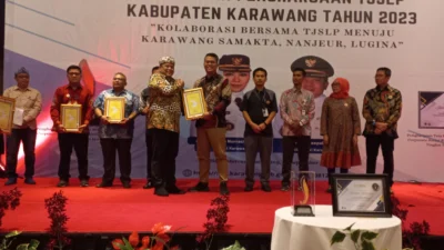 PLN UP3 Karawang Terima Penghargaan TJSLP dari Pemerintah Kabupaten Karawang