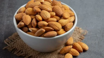 Kenali Manfaat Kacang Almond Baik untuk Kesehatan Tubuh, Cocok Banget Buat yang Diet! (image from Freepik jcomp)