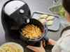 5 Kelebihan Air Fryer yang Suka Dipakai Bunda-bunda untuk Ngonten. (Sumber Gambar: Business Insider)