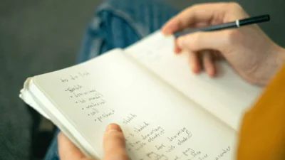 Perbedaan Do dan Does dalam Bahasa Inggris (Image From: Pexels/Ivan Samkov)